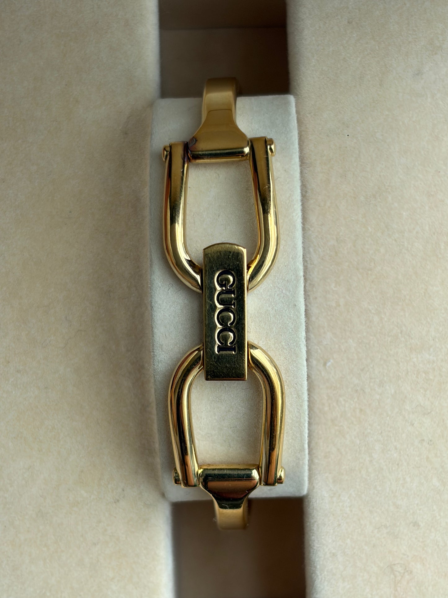 Ultra Rare Gucci 1500L White Mother of Pearl Dial Watch