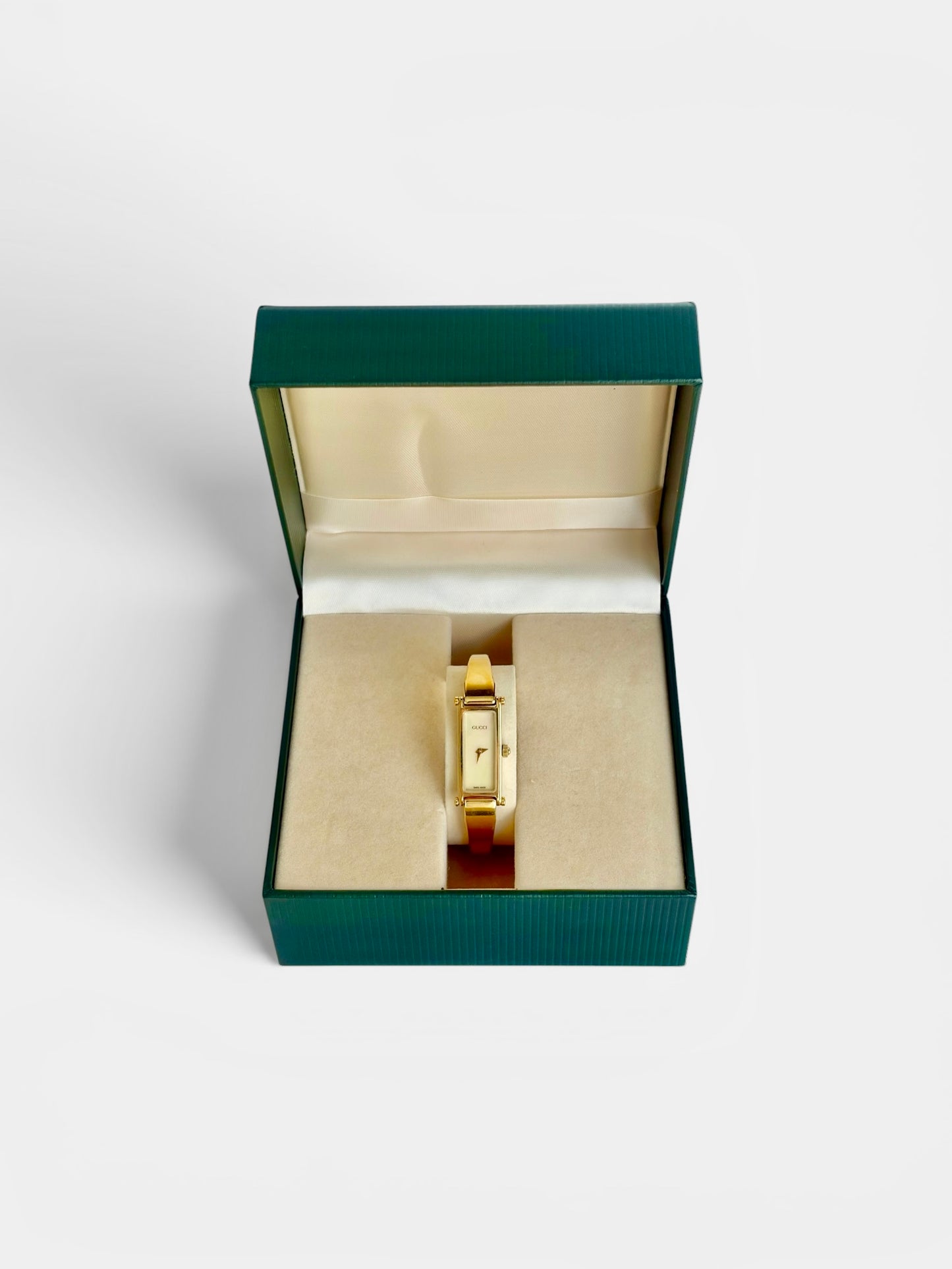 Ultra Rare Gucci 1500L White Mother of Pearl Dial Watch