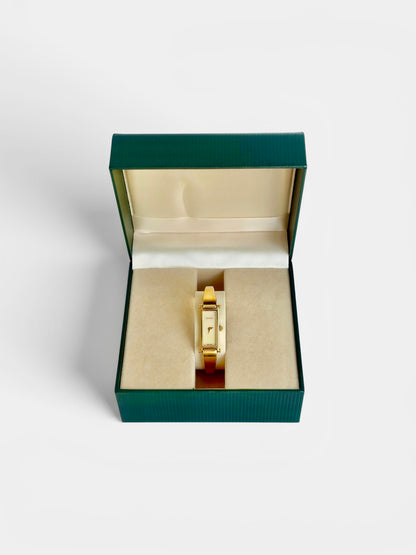 Ultra Rare Gucci 1500L White Mother of Pearl Dial Watch